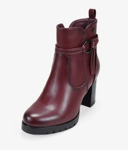 Botines con tacón y cremallera negros 