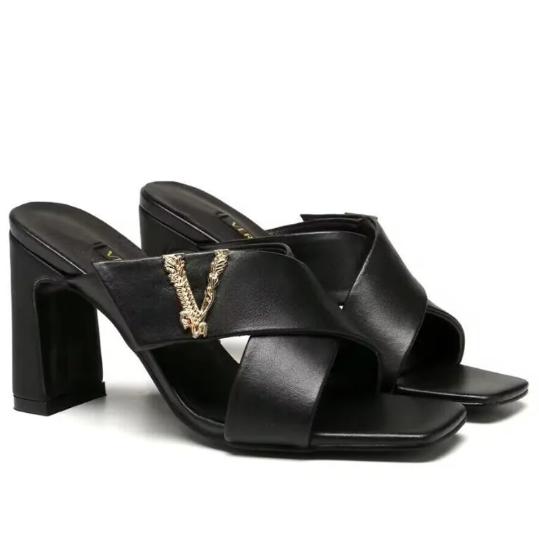 zapato de diseñador Tacones altos para mujer Punta abierta Tacón grueso Sandalias de verano Diseñador de cuero Moda de gran tama